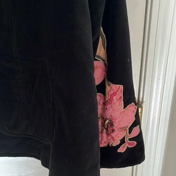 R Black size 14 black Velveteen jacket pink floral appliqué details lined - Picture 5 of 13